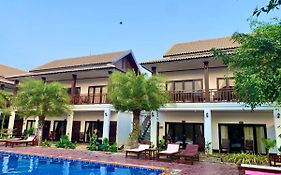 Vang Vieng Savanh Sunset View Resort